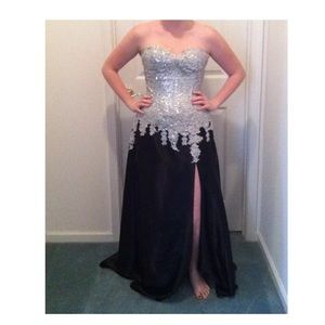 Vintage 2009 Jovani Silver and Black Silk Prom Dress